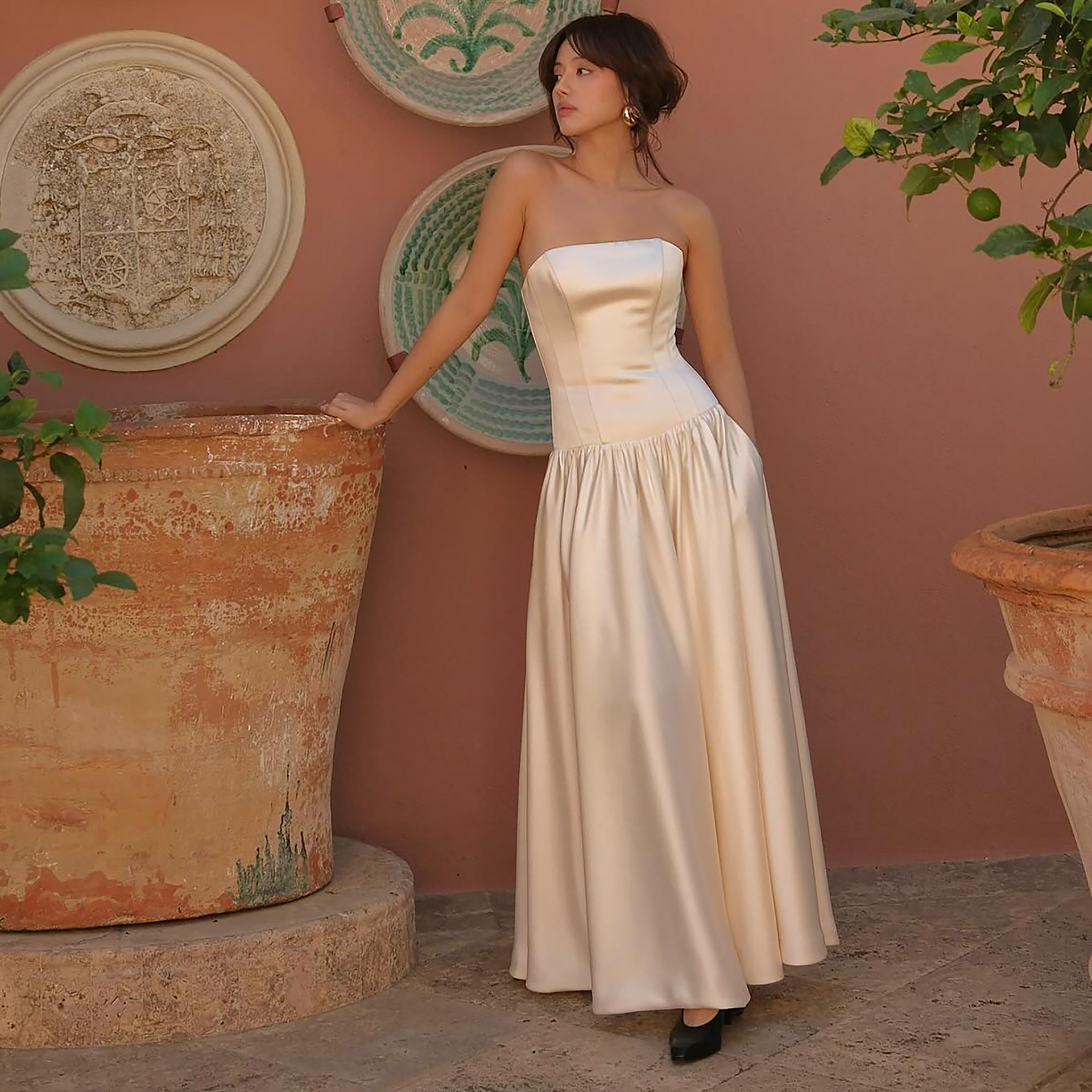 French-Style Light Wedding Dress Satin Simple Strapless Niche Design High-End Engagement Certificate Outdoor Banquet Elegant Gown