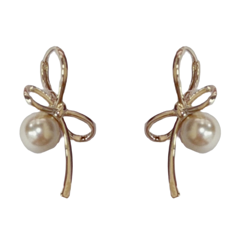 Popular en línea popular INS de alto grado dulce arco perla oído hebilla temperamento suave luz de moda de lujo pendientes del todo fósforo