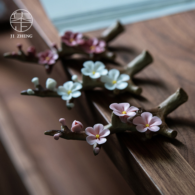 Hand-kneaded Ceramic Plum Blossom Small Ornaments,Pure Handmade Porcelain Flower Pens,Tea Ceremony Tea Pet Small Incense Sticks,Elegant Play Small Objects