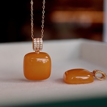 新款天然老蜡无事牌吊坠纯银蜡质浓郁项链简约设计琥珀饰品货源