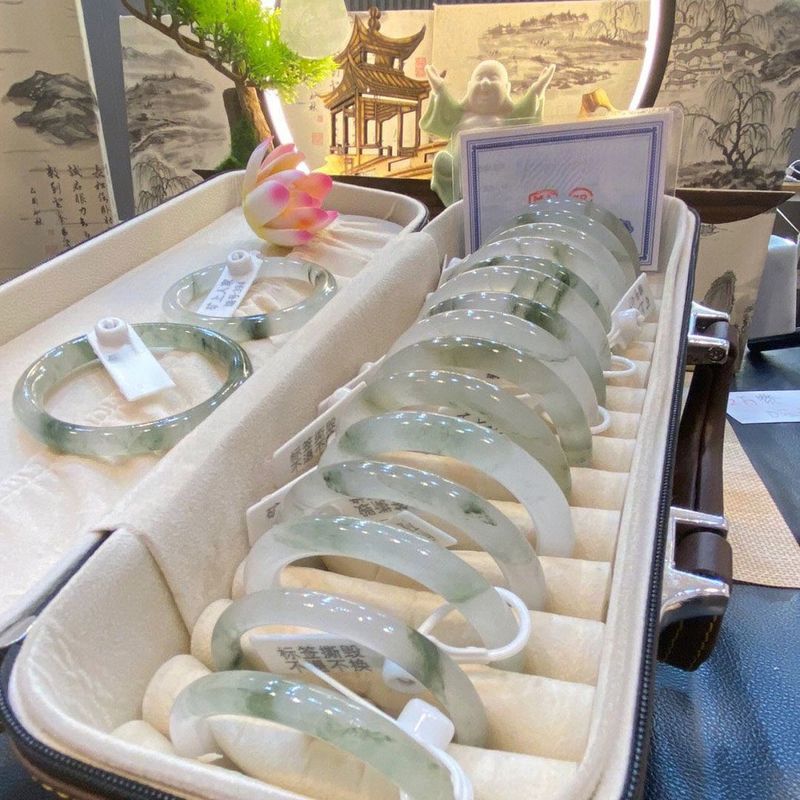 新疆天山翡翠 天山翡翠ブレスレット ガールズガラスブレスレット アイス種 春緑丸棒 フローティングフラワー ジングル|undefined