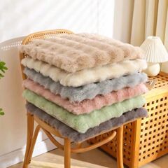 冬の新型の泡の毛のウサギの毛の座布団の椅子は厚くて保温します。