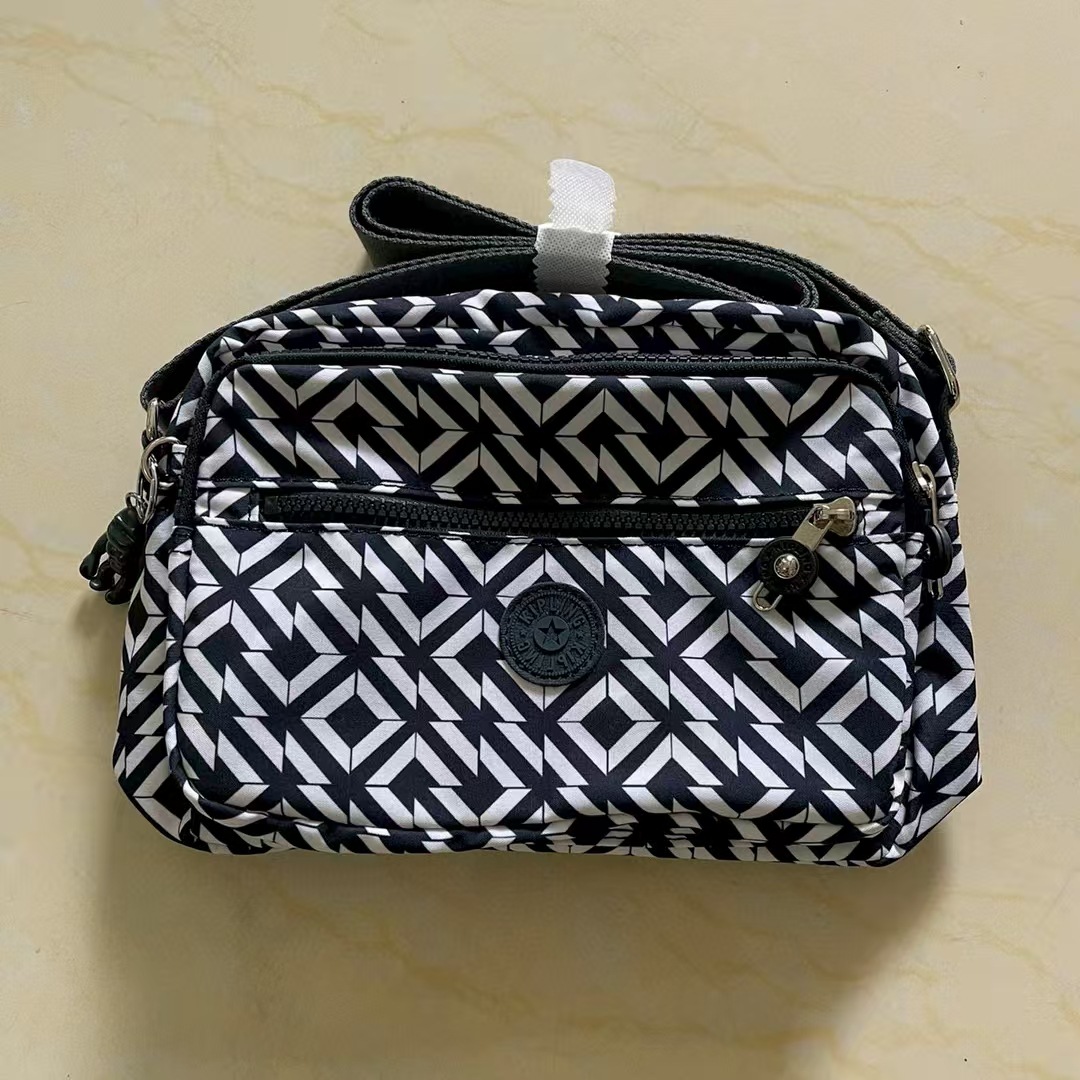 Bolso bandolera pequeño cuadrado K15249 para mujer, compartimentos múltiples, admite dropshipping, ligero, portátil, accesorio de cadena, compacto.