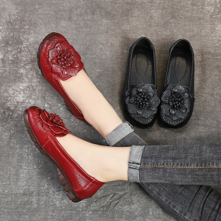 2025 Spring New Mother's Shoes Genuine Leather Flats Soft Sole Non-Slip Slip-On Shoes for Middle-Aged and Elderly Dancing Flower Women's Shoes