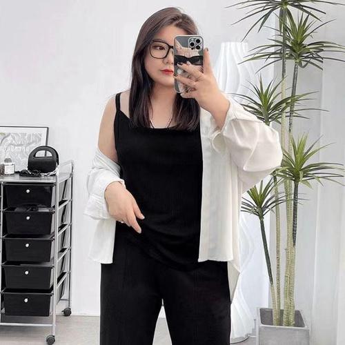 Women's strapless underwire camisole for layering, black and white, plus-size, comfortable and loose fit, suitable for spring commuting, thin and flattering.