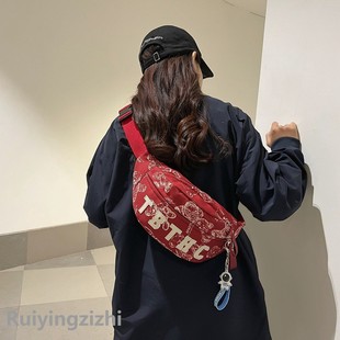 Women's chest bag New Korean style shoulder bag all-match bear graffiti trendy men's couple outdoor riding waist bag