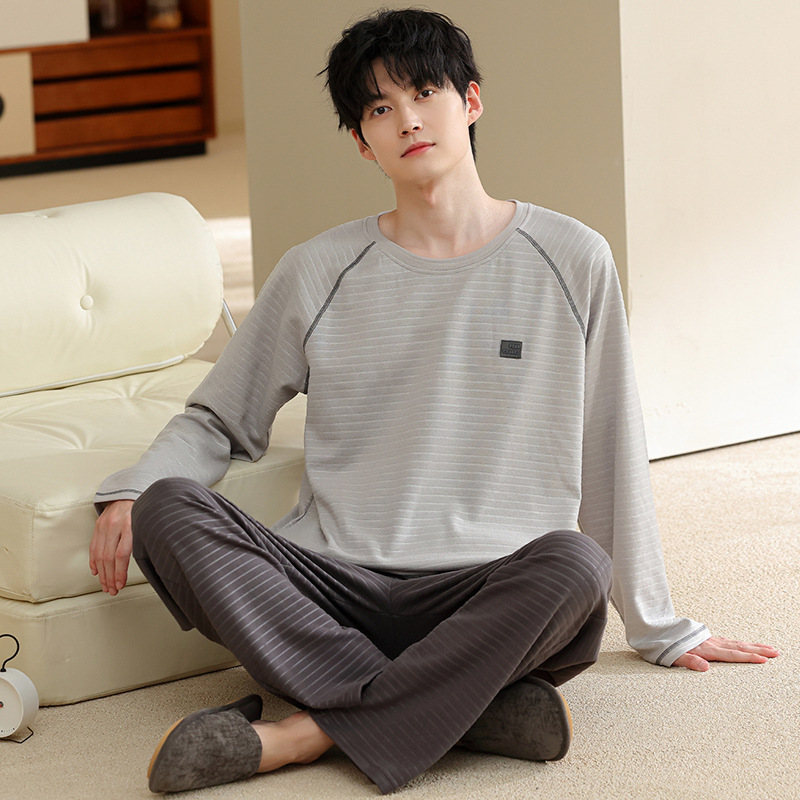 Men's pajamas, 2026 winter collection: new cashmere and silk blend, thickened for warmth, casual and simple design, suitable for teenagers, a set of loungewear Men's pajamas, 2026 winter collection: new cashmere and silk blend, thickened for warmth, casual and simple design, suitable for teenagers, a set of loungewear