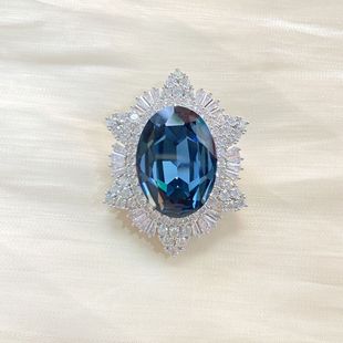 2024 New Palace Wind Heavy Industry Brooch Luxury Atmospheric Corsage Coat Sweater Accessories