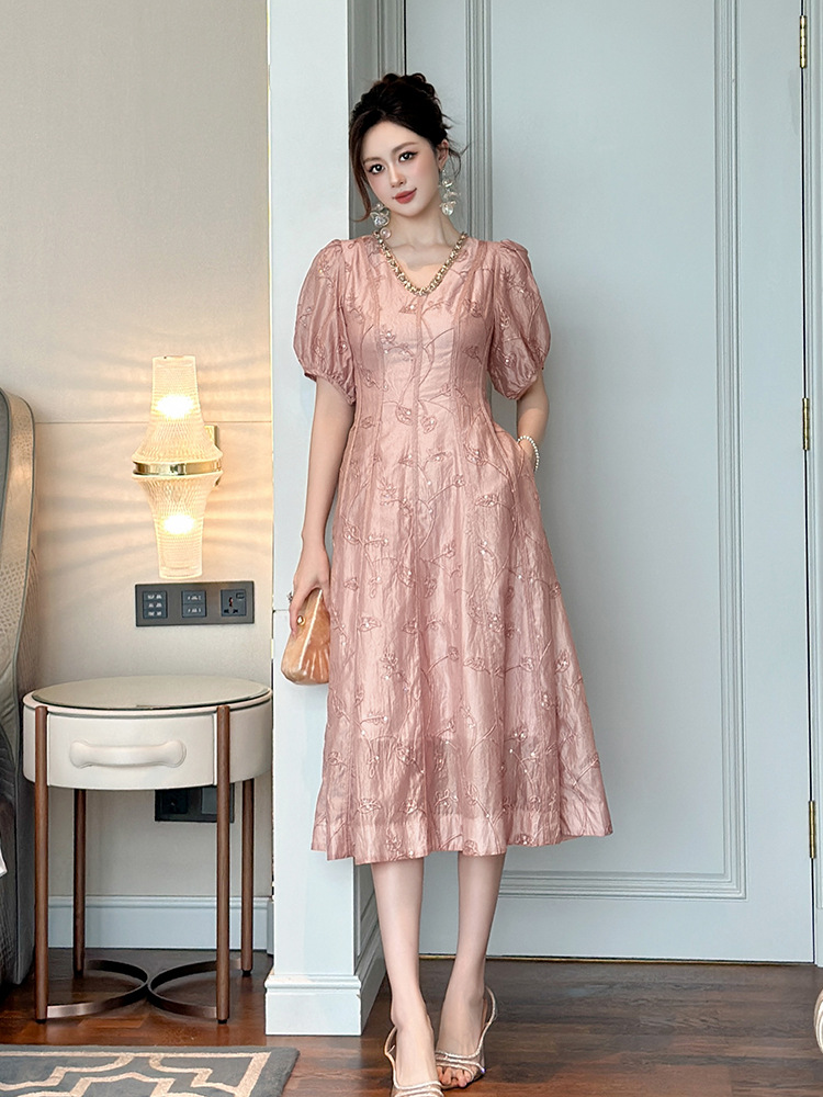Váy maxi nữ thêu sequin cổ chữ V thắt eo xòe phong cách Pháp — hồng