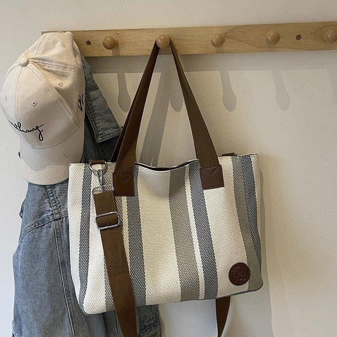 Muestra tu personalidad y deja que los bolsos de mujer se conviertan en tu logotipo