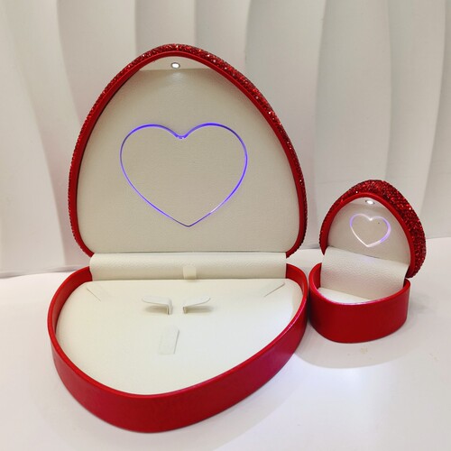 New Diamond-Embedded Ring Box LED Necklace Box