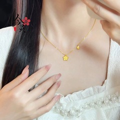 金店は同じシャキン桜のネックレスを持っています。
