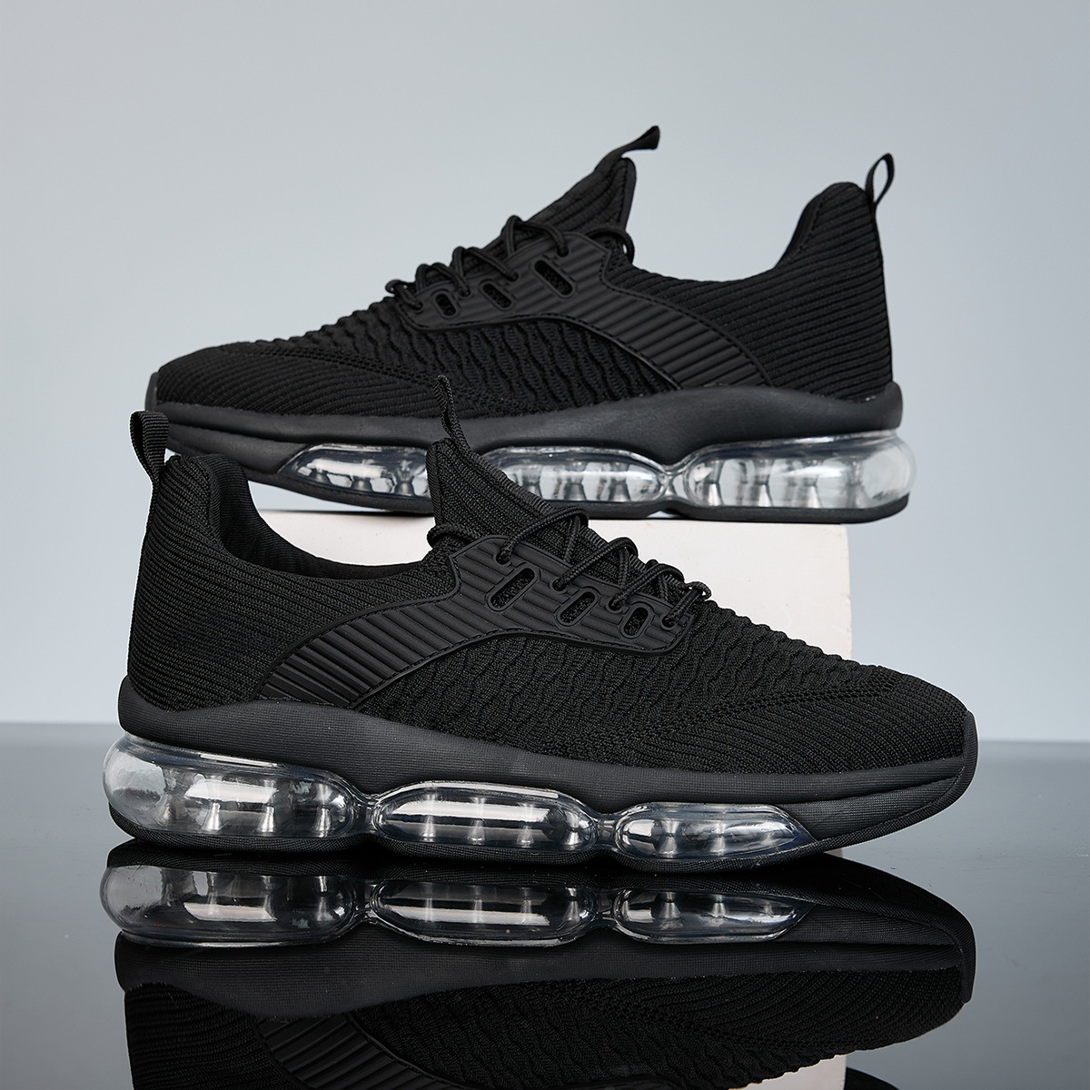 Breathable White Mesh Running Shoes For Men With Air Cushioning_voghion.com