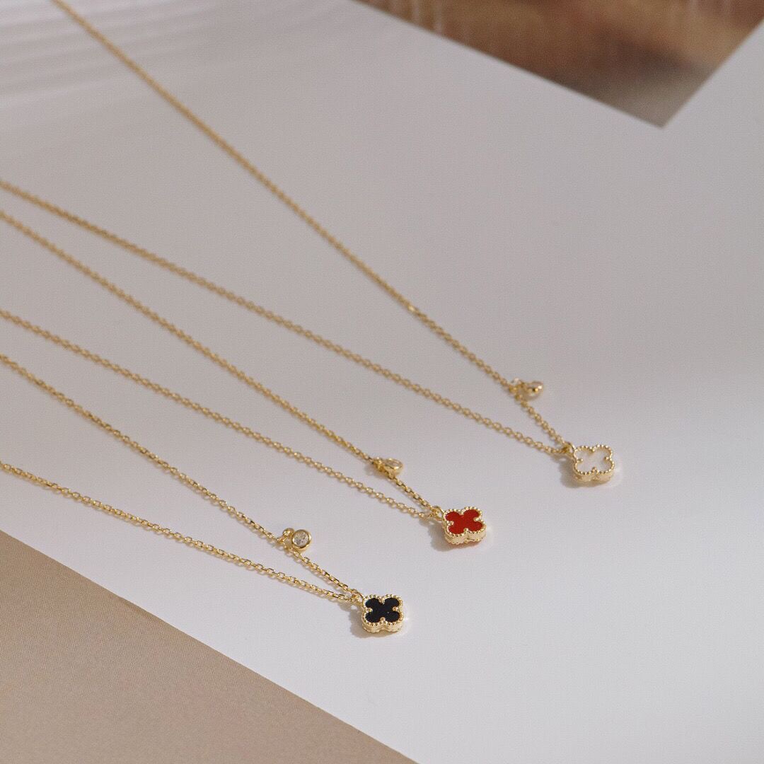 2025新款小四叶草项链女钛钢不掉色ins小众设计气质高级感锁骨链