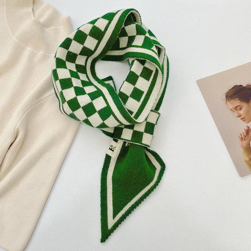 Nuevo tipo de bufandas cruzadas coreanas de otoño y invierno de ajedrez de punto de cuadros perezosos perforación bufandas de cuello