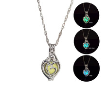跨境热卖可打开心形母亲节夜光转运项链流行时尚会发光的节日礼品