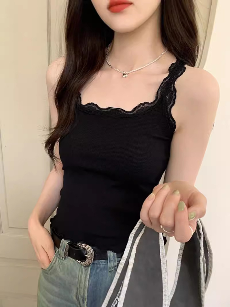 Small design lace atmospheric T-shirt