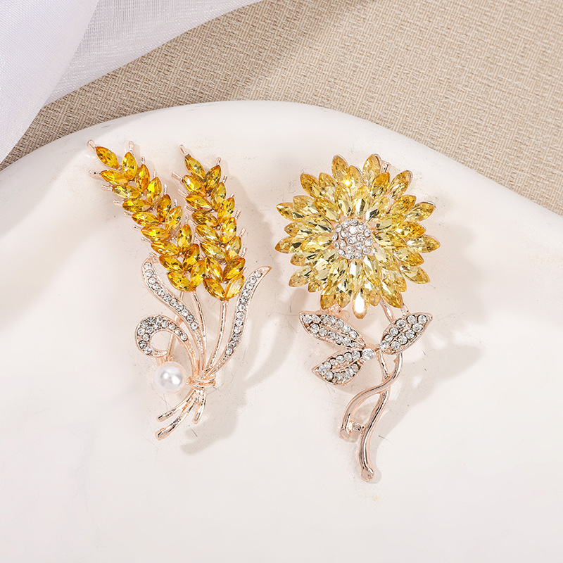 Crystal Wheat Ear Brooch, Accessible Luxury, High-End Sunflower Fashion Elegant Brooch, Barley Corsage Brooch, Women's Clothing Accessories
