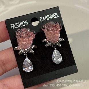 �x�����S���ɷ�ɫõ�廨�ʯ���Ů�p��С���OӋ�Еr�ж������y��