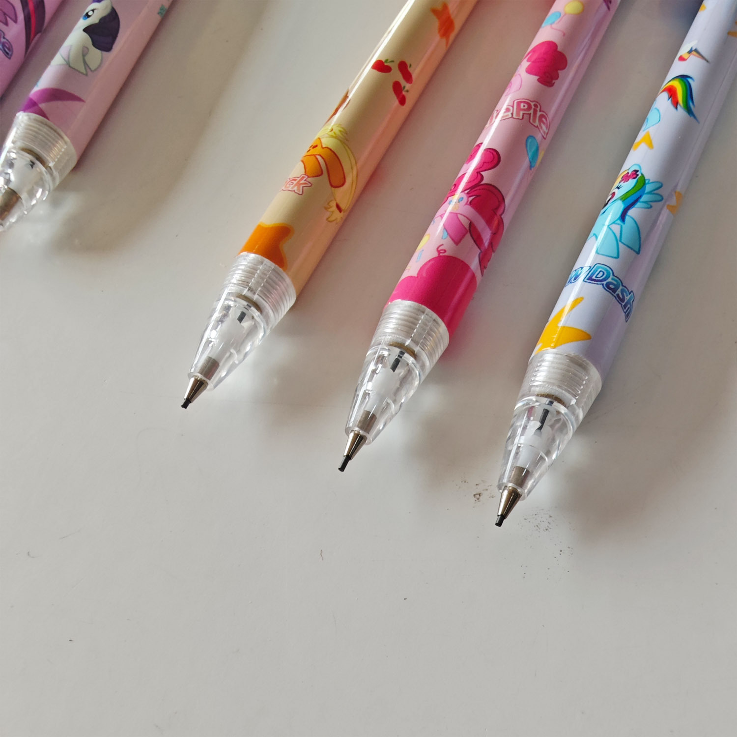 Pony Kelly parche lápiz automático estudiante escritura suave y cómodo lápiz de actividad dibujos animados 0.5 lápiz de escritura