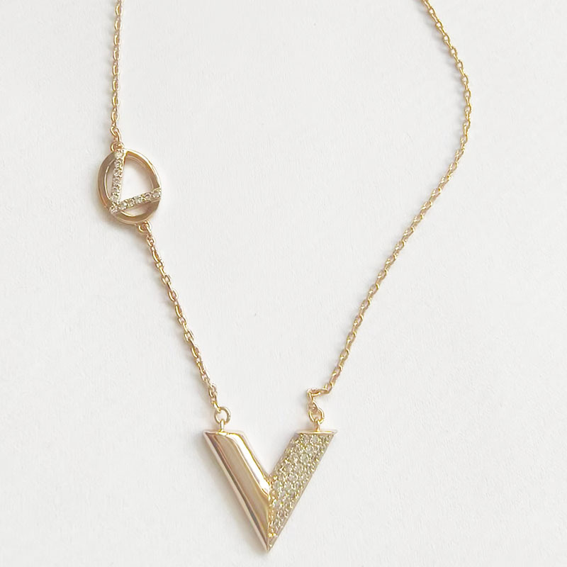 轻奢新款时尚项链女式日韩小众简约几何气质百搭字母锁骨链女批发