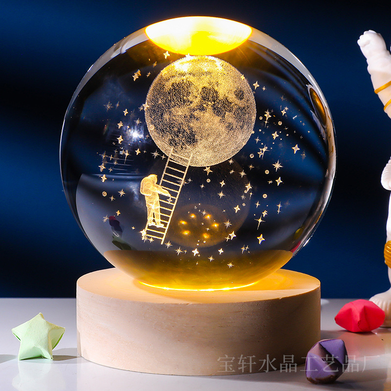 Bola de cristal al por mayor galáctica bola de cristal tallada interna 520 Qixi Navidad noche lámpara adornos de cristal