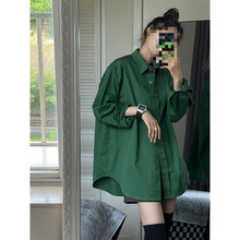 新款绿色中长款宽松衬衫女春秋季2024新款时尚洋气别致下摆不规则
