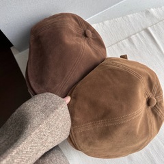 25秋冬レトロでおしゃれなコーヒー色の前向き帽子、高級感のある顔を整えるベレー帽、英国風画家帽、男女兼用帽子