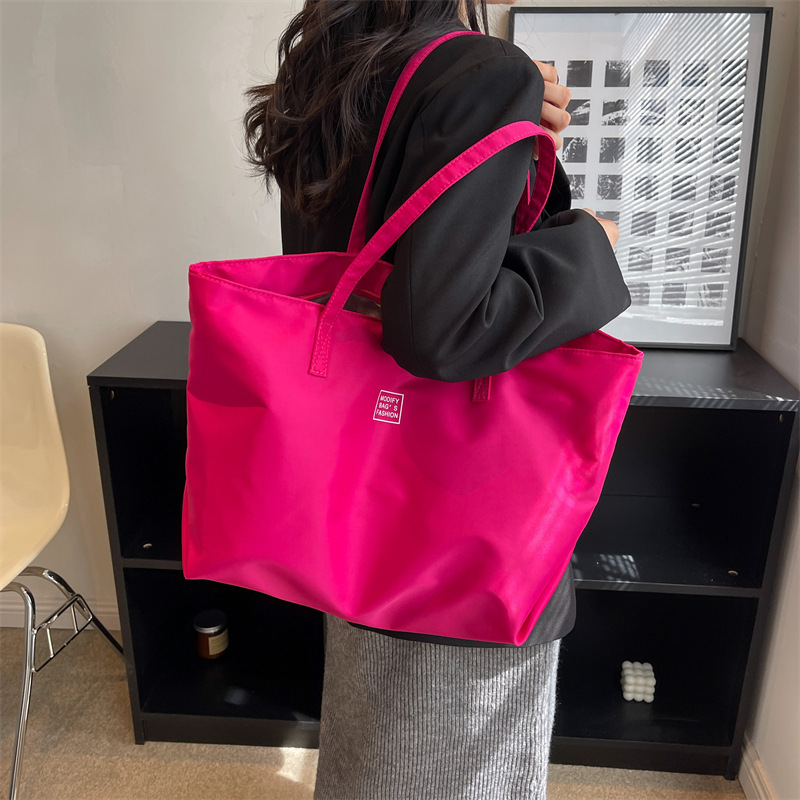 潮流行尼龍布包包女2022新款女士單肩包潮流時尚大容量手提托特包