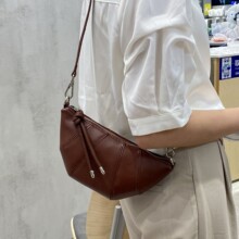 牛角包包女秋冬新款真皮斜挎小包包网红爆款小众斜跨单肩饺子包