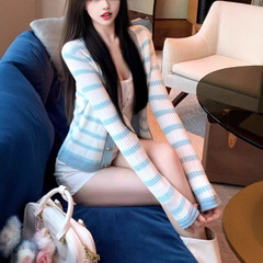 【贵派千金】单排扣蓝白条纹针织开衫女秋季新款V领外套上衣