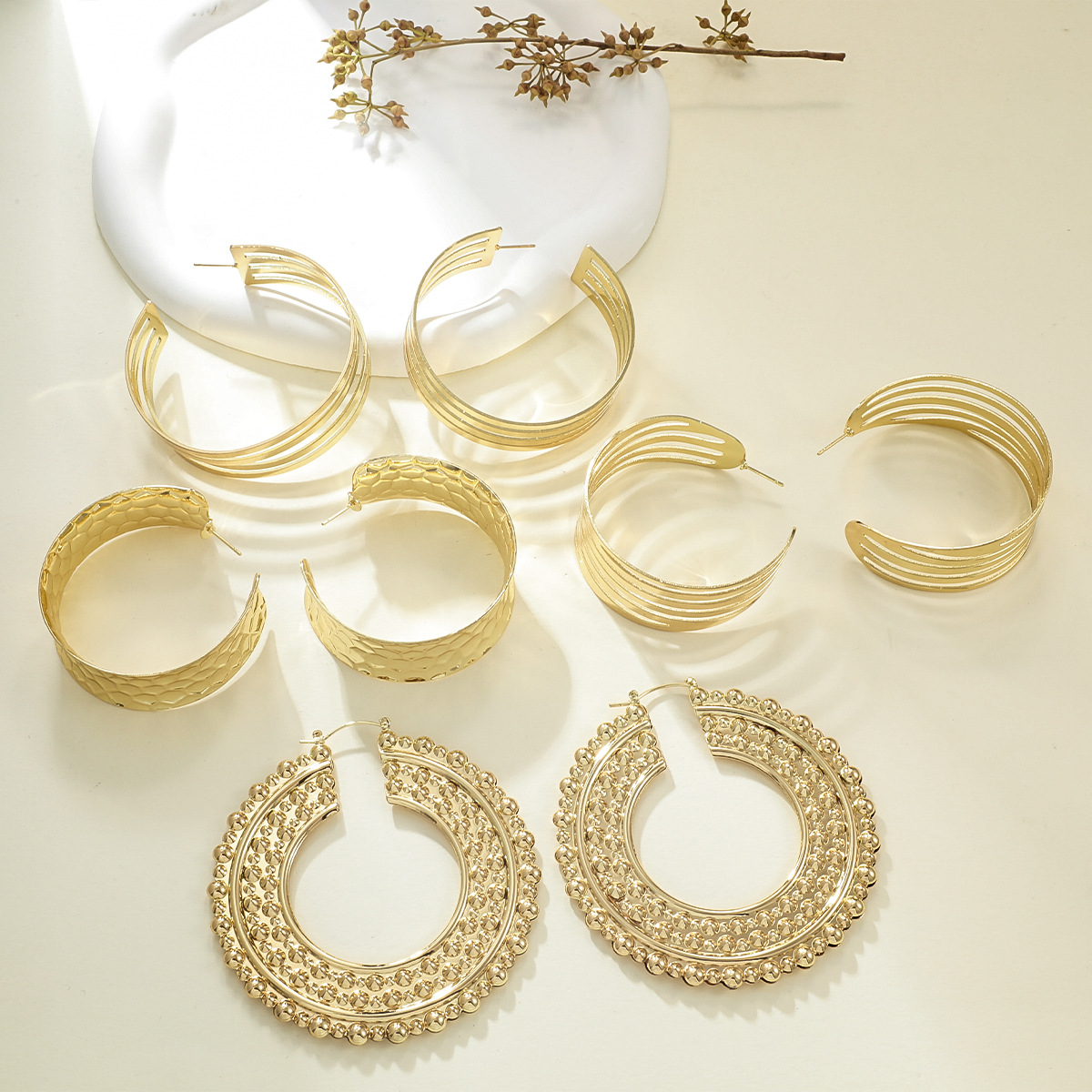 European and American Cross-Border Jewelry Fashion Stylish Exaggerated Asymmetrical Cool Style Metal Earrings C-Shaped Large Earrings