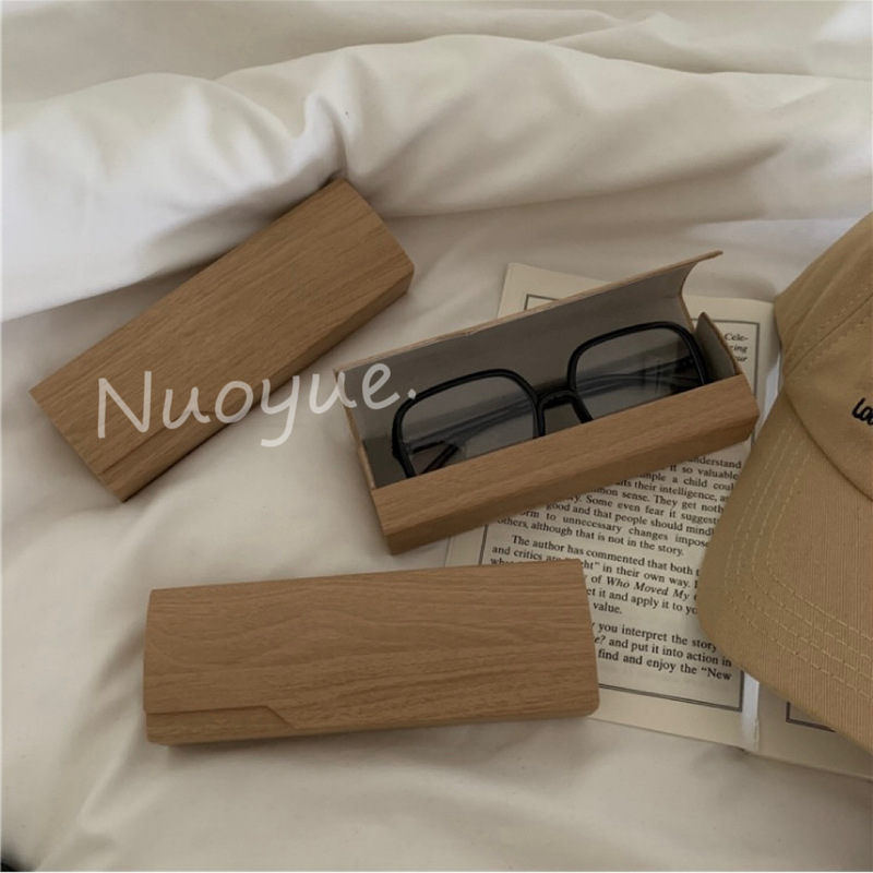 Light color wood grain glasses box Advanced Simple Japanese retro portable sunglasses storage box drop-resistant glasses case Light color wood grain glasses box Advanced Simple Japanese retro portable sunglasses storage box drop-resistant glasses case