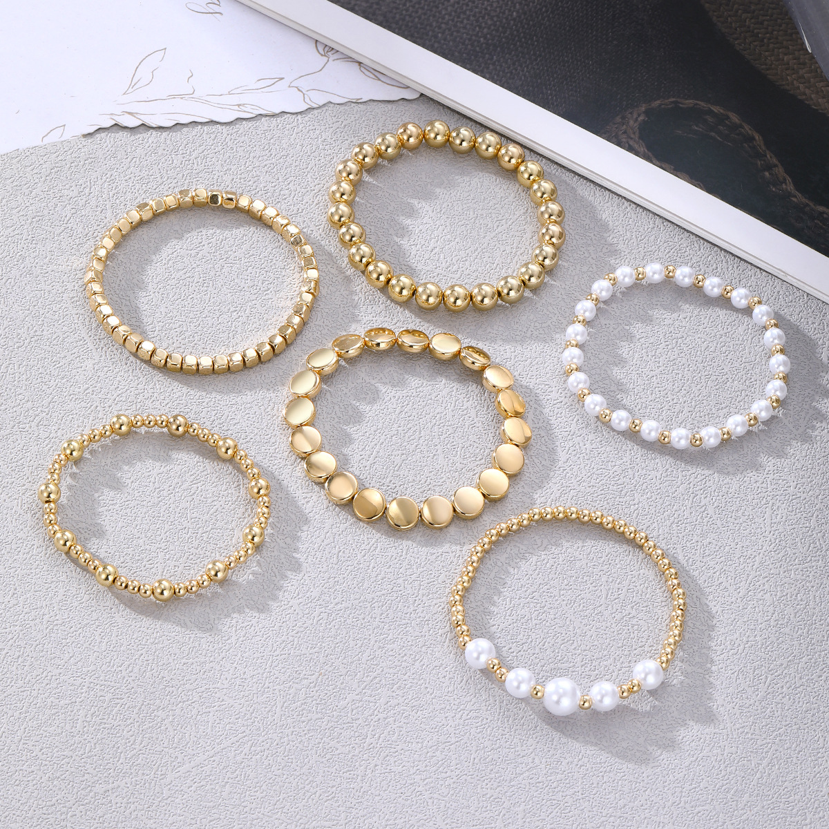 Bracciale elegante in stile francese con perle rotonde grandi_voghion.com