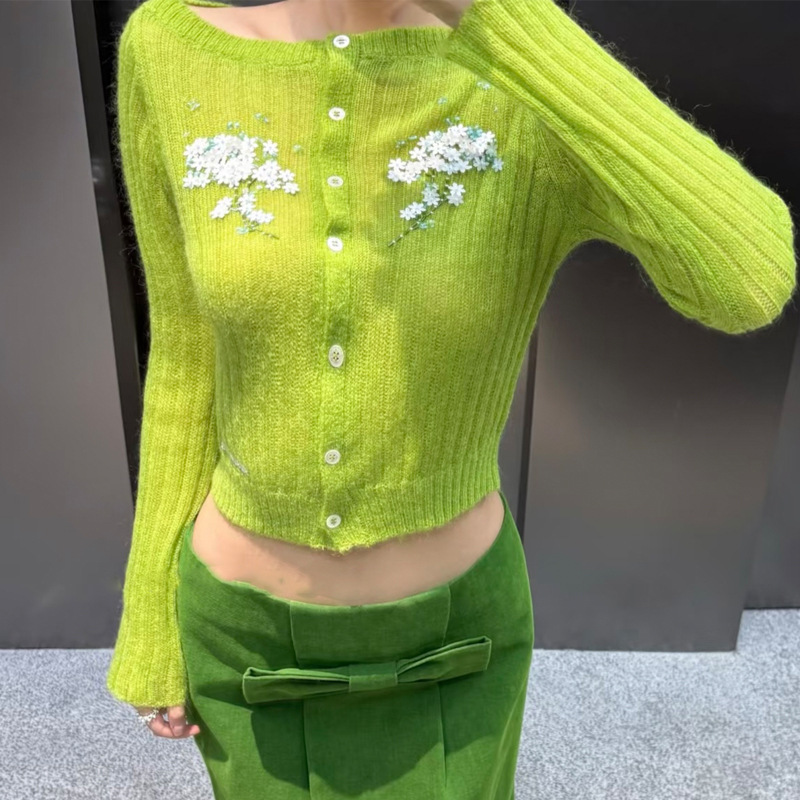 【In production】2026 Autumn/Winter new thin, soft, beaded floral embellished pullover knit top 28601 【In production】2026 Autumn/Winter new thin, soft, beaded floral embellished pullover knit top 28601