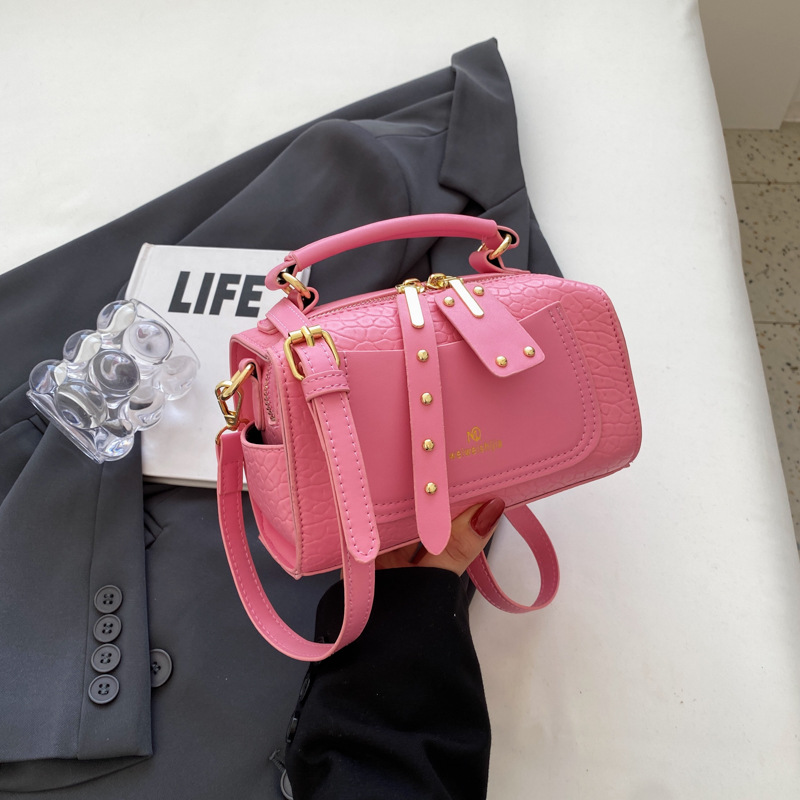 2023 nuova borsa da donna di vendita calda alla moda modello di pietra texture borsa portatile piccola per piccola folla semplice borsa a tracolla piccola piazza da donna_voghion.com