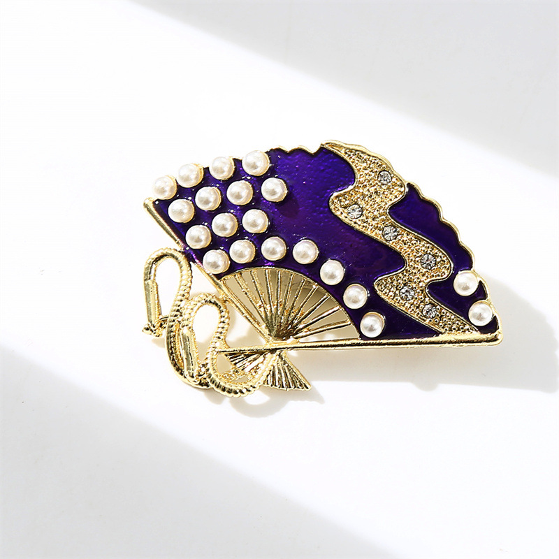 Vintage dames broche met parel kristal en emaille design_voghion.com