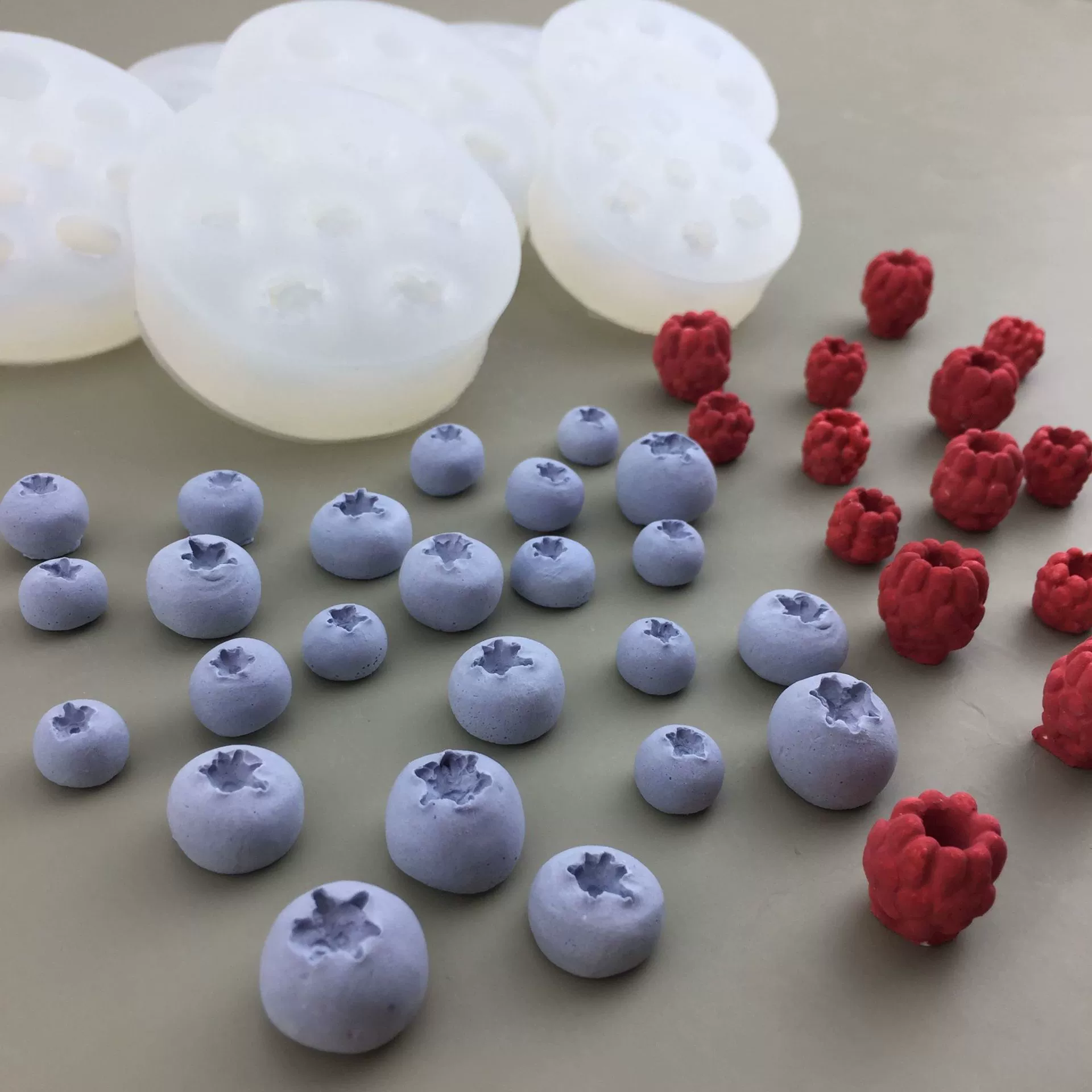 Silicone Fruit Molds (DIY) — Blueberry & Raspberry Shapes, Heatproof −40–230°C, Multi-size
