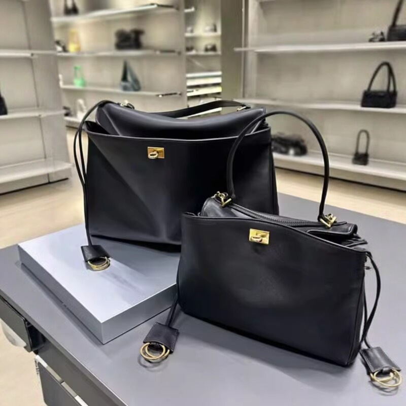 High-Quality B Brand New Genuine Leather Rodeo Cowhide Motorcycle Bag, Large Capacity Lock Buckle Bag, Everyday Single-Compartment Handbag