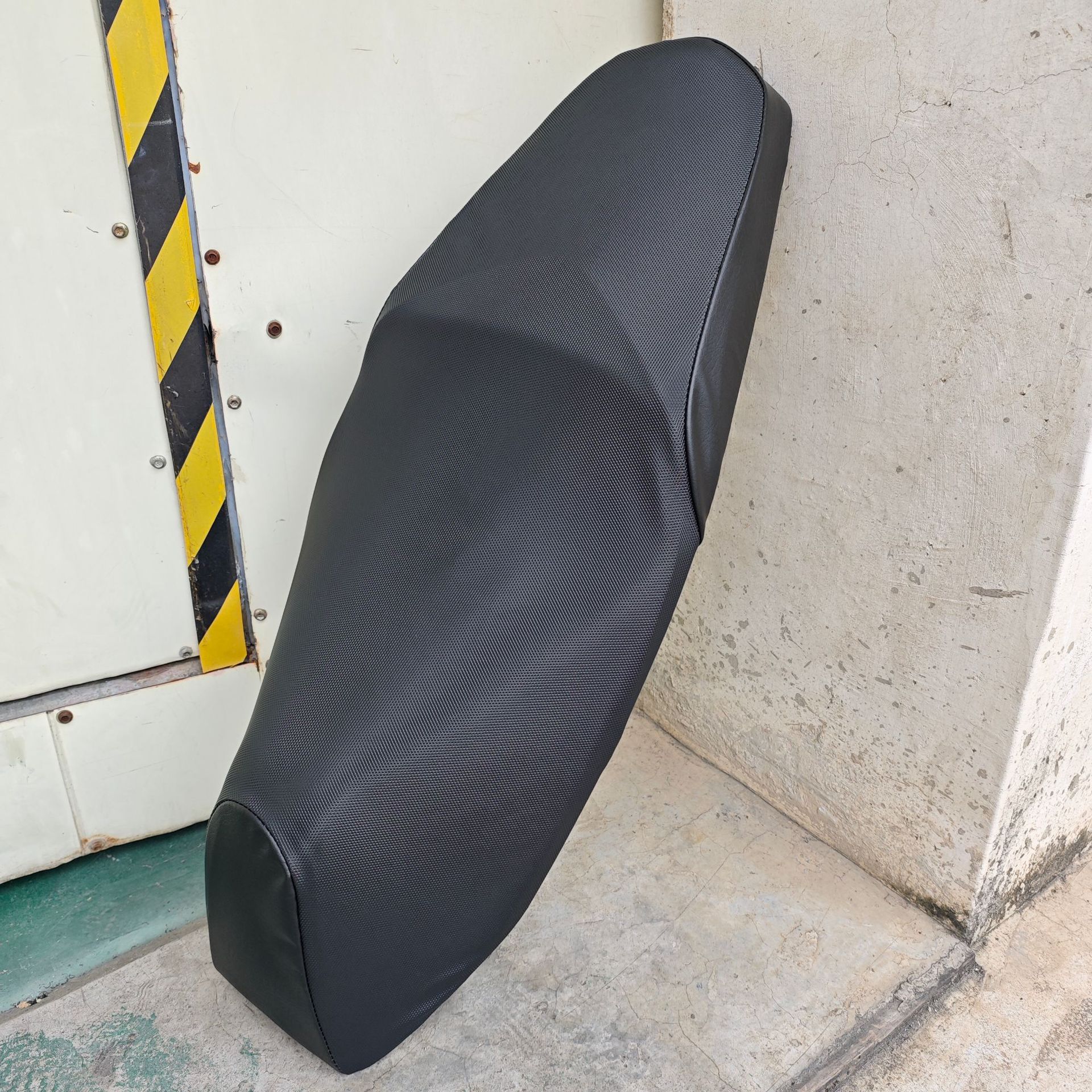 For Haojue UHR150 Motorcycle Cushion Cover Leather Rainproof Sunscreen Boat Car Seat Cover Non-Slip Thickened Heat Insulation Net