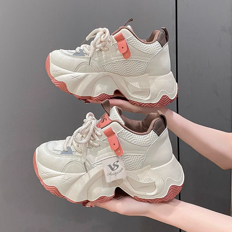 Обувь папы s прилив девушки лето 2024 новые ноги маленькая сетка толстая подошва увеличенная женская обувь кроссовки