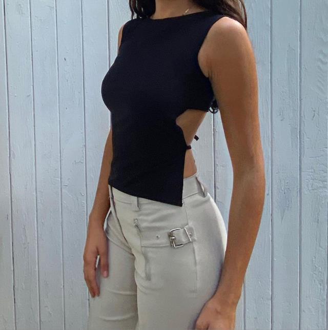 Women's Sleeveless T-shirt 2