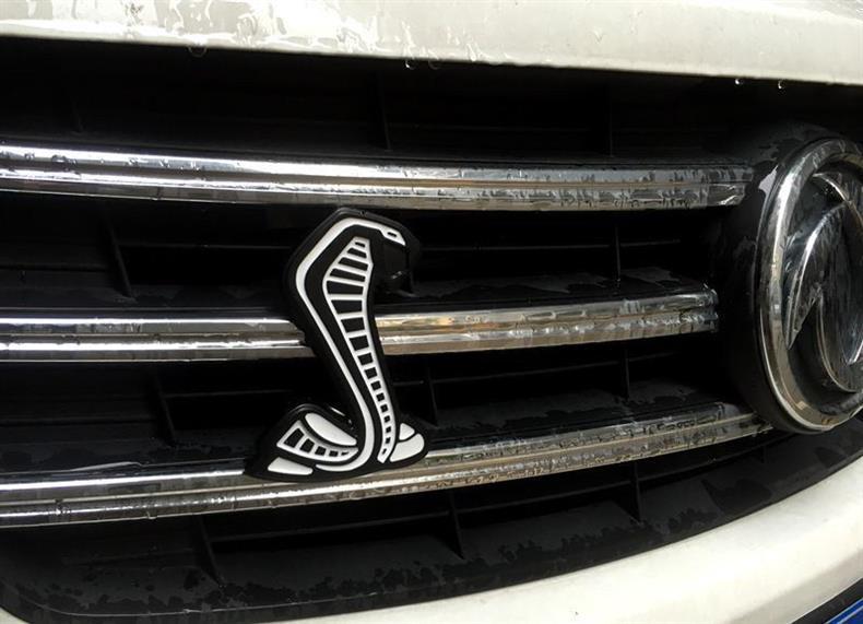 Personalized 3D three-dimensional Mustang car emblem, Shelby front grille emblem, Mustang car emblem, modified Cobra tail emblem, personalized and creative