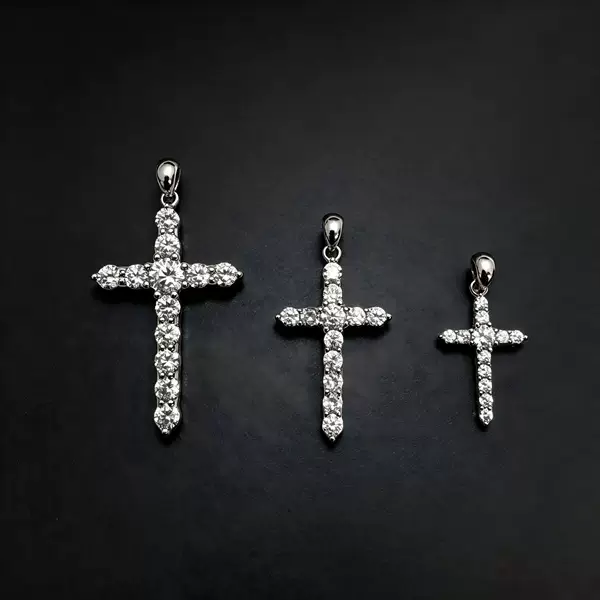 S925 Sterling Silver Cross with Diamonds, Popular in Japan, South Korea, Europe and America