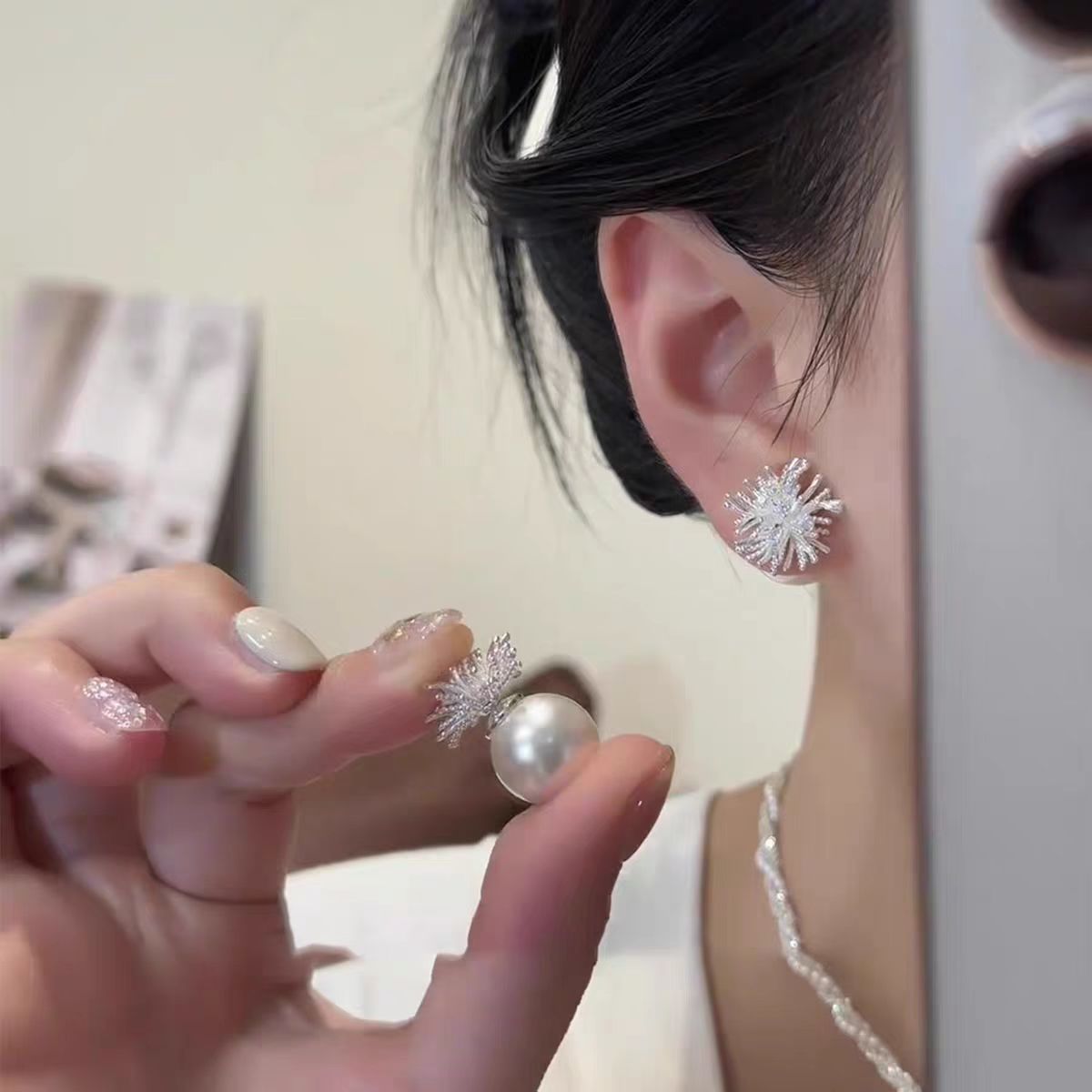126#Pearl fireworks two-wear earrings