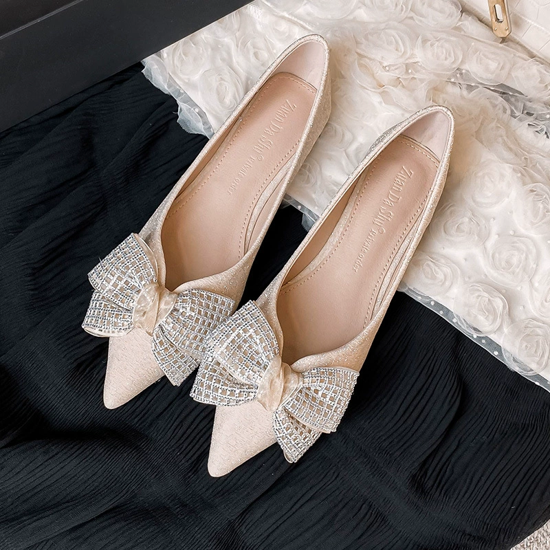 Остроконечный лук одиночные туфли женский 2024 весной новый дикий светло-рот сказочные туфли плоская подошва большой размер женские туфли 41 один 43