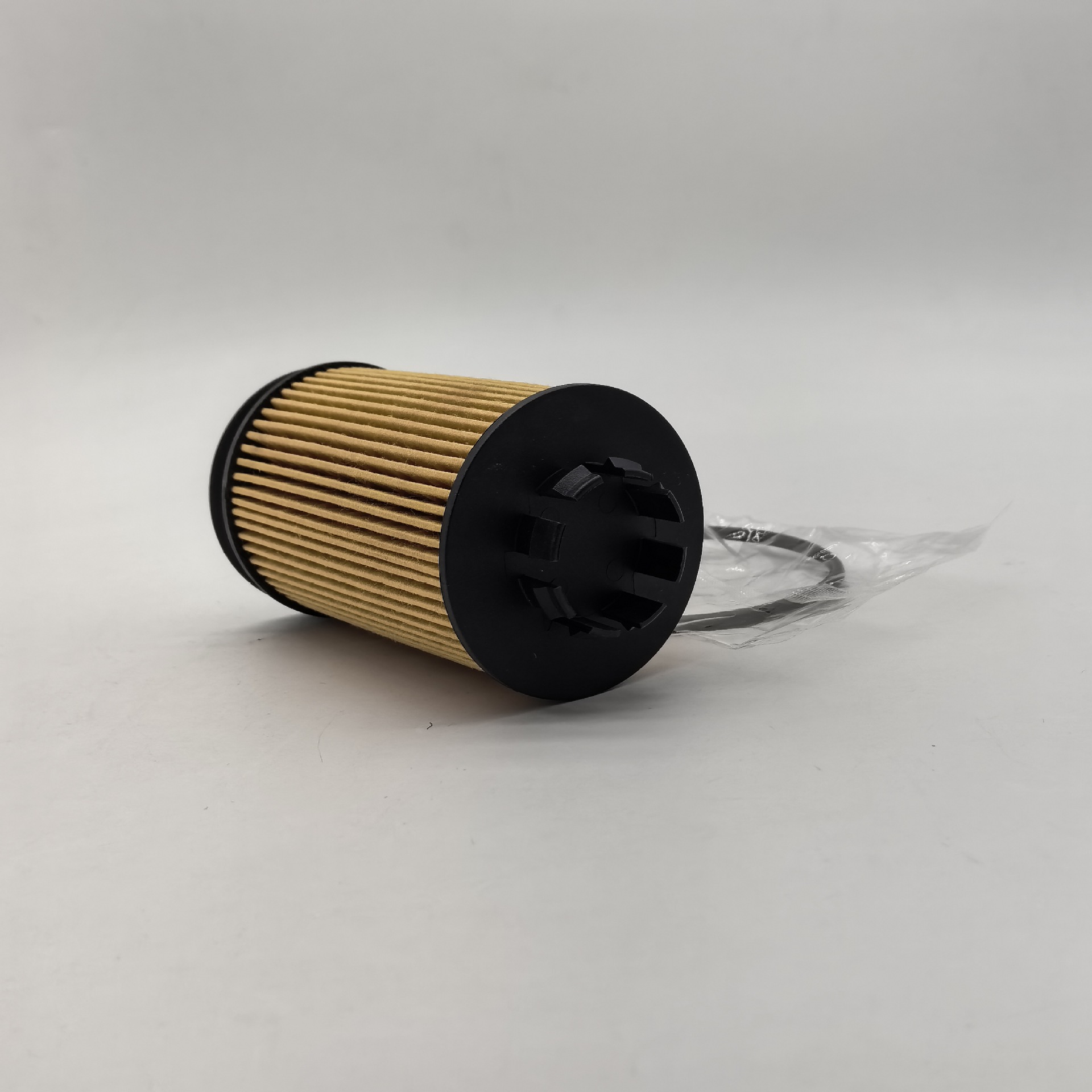 Qc000001 504385104 Adapted to Canter 3.0 Fe5 Fe6 Oil Filter Grids Filter
