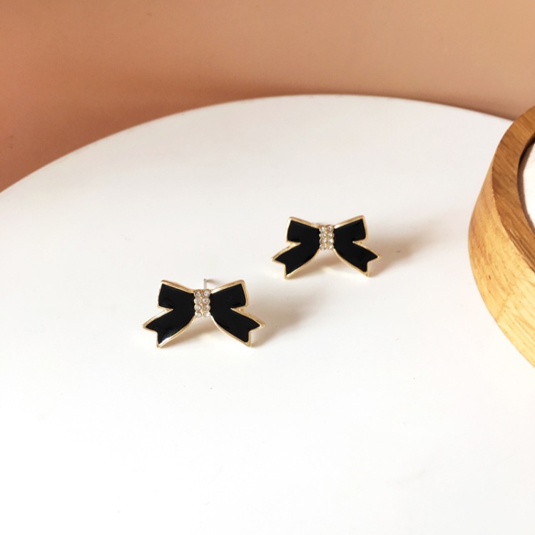 Korea Simple Black Bow Earrings display picture 7