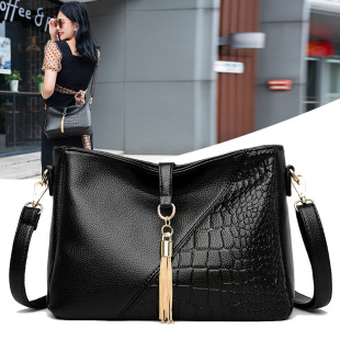 Shoulder bag, fashionable polyurethane one-shoulder bag
