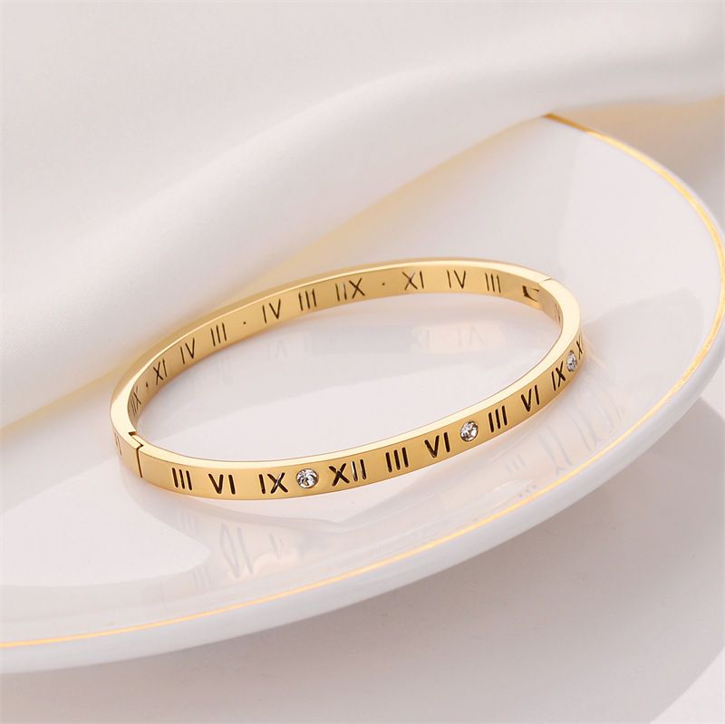 Pulsera de titanio y acero para mujer, diseño moderno y sencillo, pulsera de lujo que no se desvanece, venta al por mayor en stock.